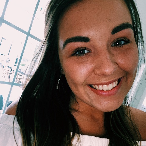 Meet your Posher, Brooke - Picture 1 of 1